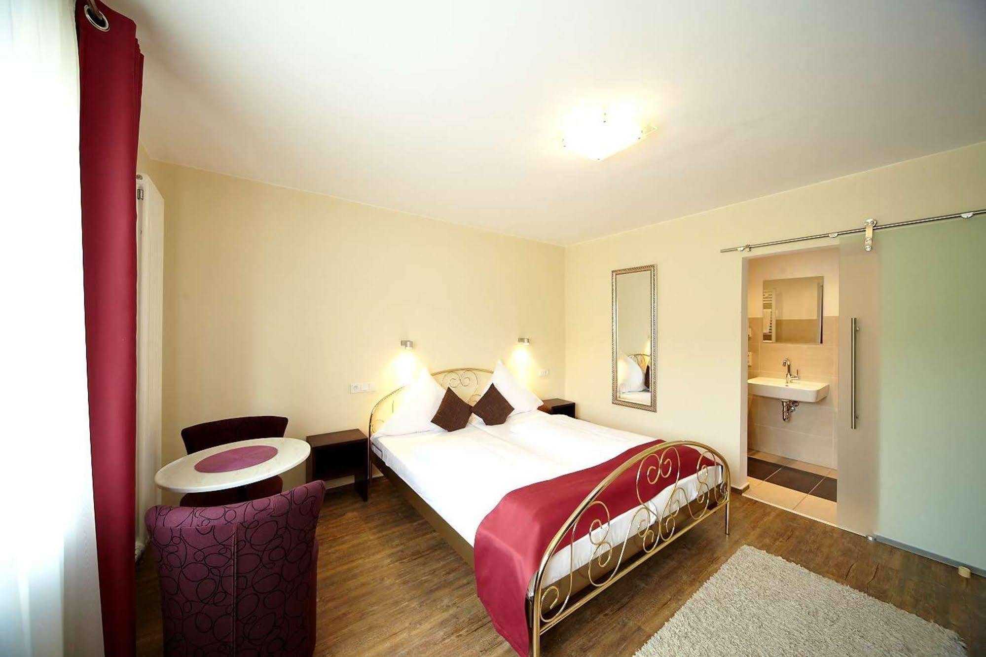 Christiana'S Wein & Art Hotel Bernkastel-Kues Dış mekan fotoğraf